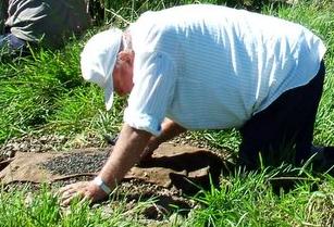 Fossicker looking for sapphire at Glen Innes, NSW